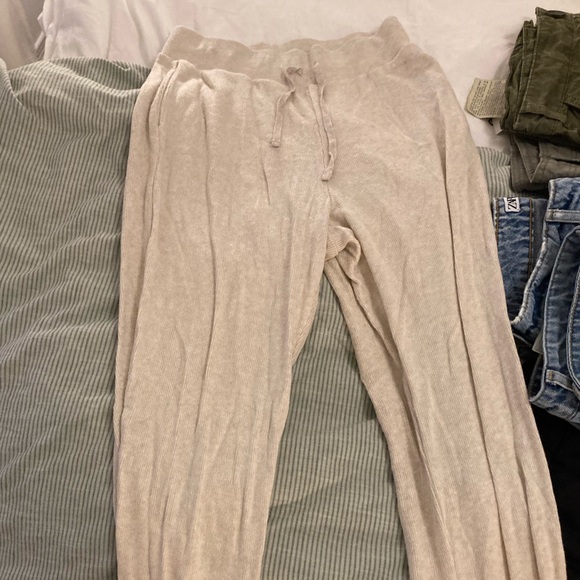 Zara Cardigan and Pants Lounge Set - Picture 4 of 7
